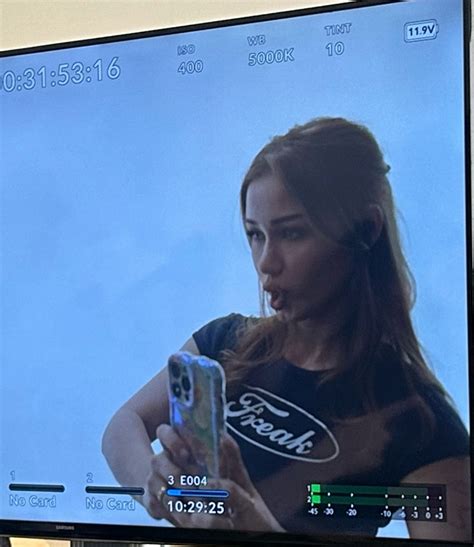 Bella saintclaire | Pee break🥸 | Instagram