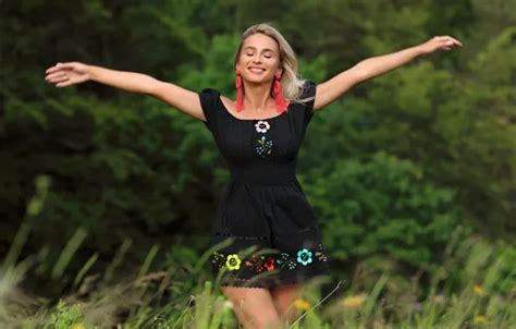 Wallpaper grass, sexy, pose, hands, dress, blonde, beauty, Cara Mell ...