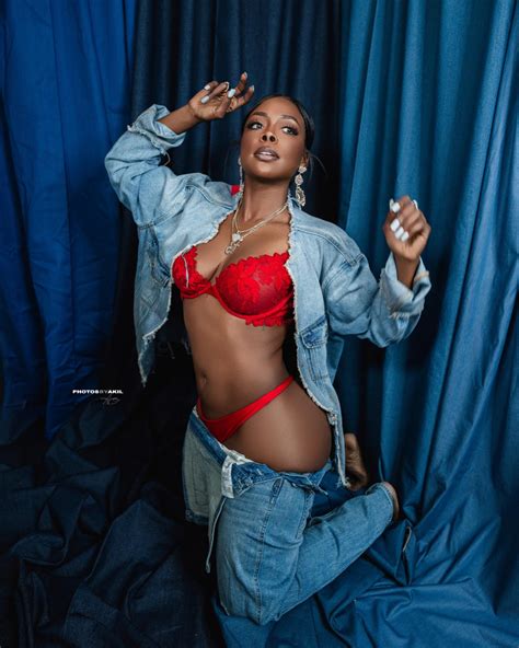 Racquel Mills | Maturing gracefully as my birthday approaches… only 4 days away 🥶♐️