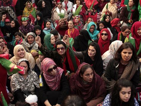 Pakistan: Restrictions on 'Aurat March' demonstrates government's ...