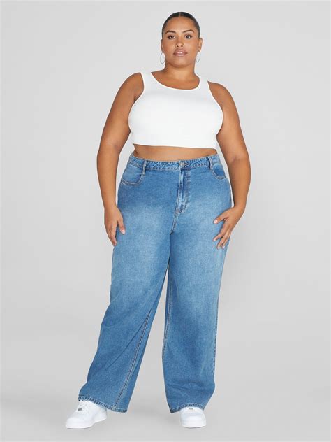 Plus Size High Rise Light Wash Wide Leg Jeans | Fashion to Figure
