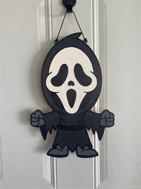 Horror Movie Door Hanger, Halloween Sign, Ghost Face Door Hanger, Scary ...