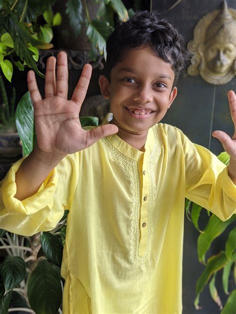 Embroidered Malmal Kurta | Buttercream – Tura Turi