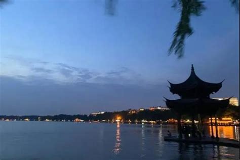 杭州晚上有什么好玩的地方 夜晚值得一游的地方推荐_旅泊网