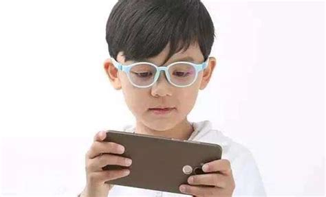 六岁小孩频繁眨眼，检查不是近视，治疗不及时可致失明-京东健康