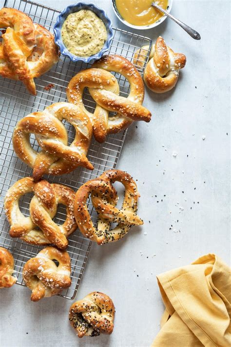 Easy Garlic Parmesan Pretzels Recipe
