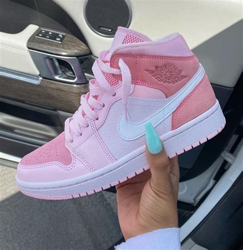 Nike on Twitter | Jordan shoes girls, Cute nike shoes, Sneakers fashion