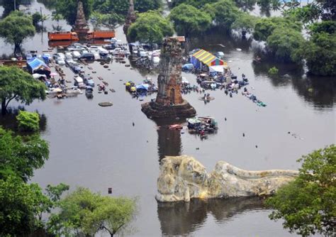 Inundaciones afectan producción de autos en Tailandia | La Prensa Panamá