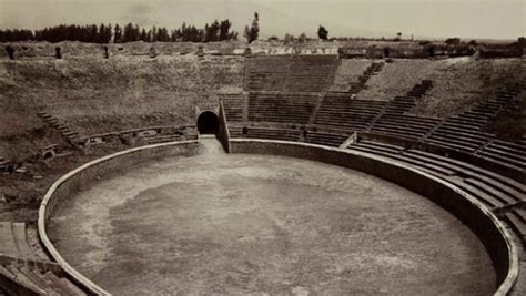Giorgio Sommer. The Stones of Pompeii | Meer