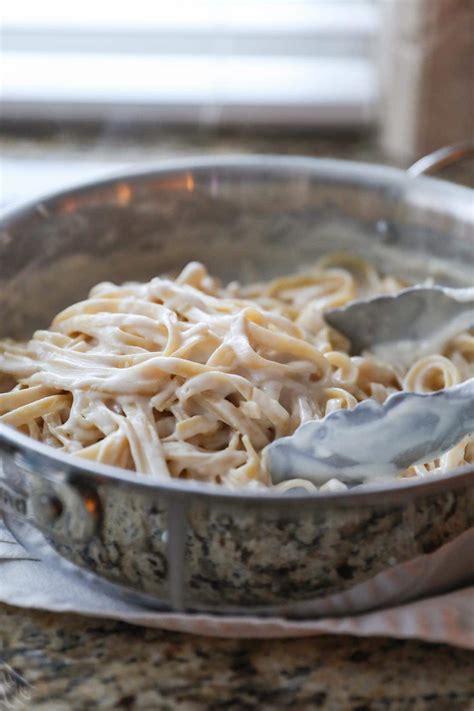 Healthy Alfredo Sauce - Lauren's Latest