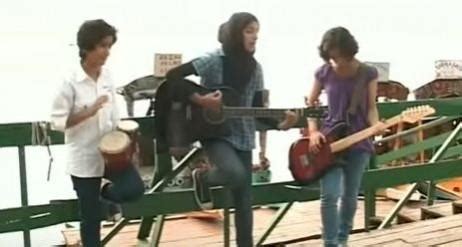 Muslim clerics issue fatwa against Indian Idol Junior singer Nahid ...