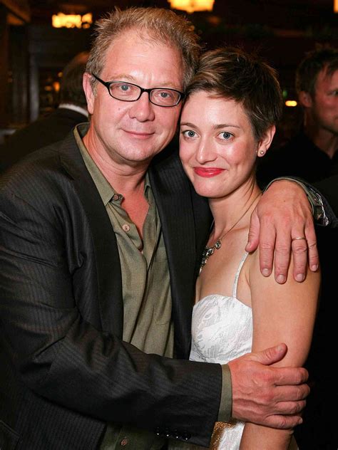 All About Zoe Perry's Relationship with Famous Parents Jeff Perry and Laurie Metcalf