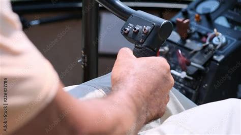 Tik Tok Helicopter Hand Tutorial 的图像结果