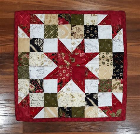 Christmas Table Topper Quilt Pattern 的图像结果