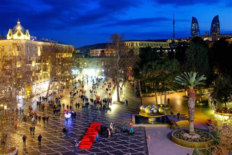 Fountain Square Baku: A Lively Hub of Dining & Culture