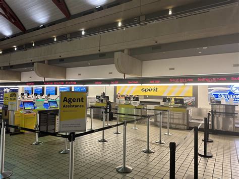 Clueless Spirit Airlines Agent Calls Cops On Passenger - Live and Let's Fly