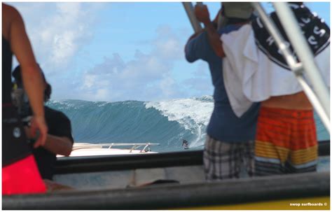 Teahupoo Code Red 的图像结果