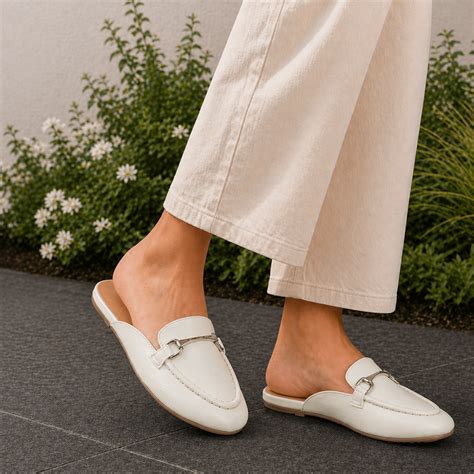 Buy White Women's Flats - The Melsu White | Tresmode