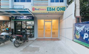 RedDoorz @ EBM One Building, Pavia - Book with Updated Prices 2025 ...