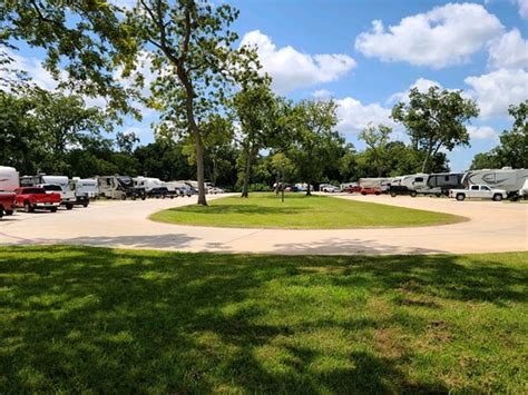 FORT BRAZOS RV PARK (Brazoria) - Reviews & Photos