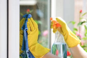 Cleaning Windows Outside 的图像结果