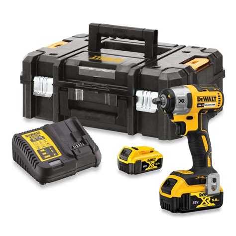 DCF890P2-GB DeWALT | DeWALT 3/8 in 18V, 5Ah Impact Wrench, UK Plug ...
