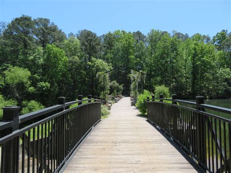 Visit Aldridge Garden in Birmingham, Alabama | Julie Journeys