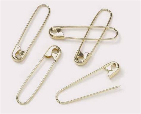 Safety Pins: Different Types & Uses Of This Important Clothing ...