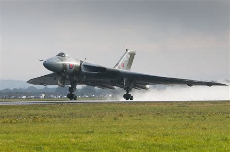 Avro Vulcan Bomber - Engineering Channel