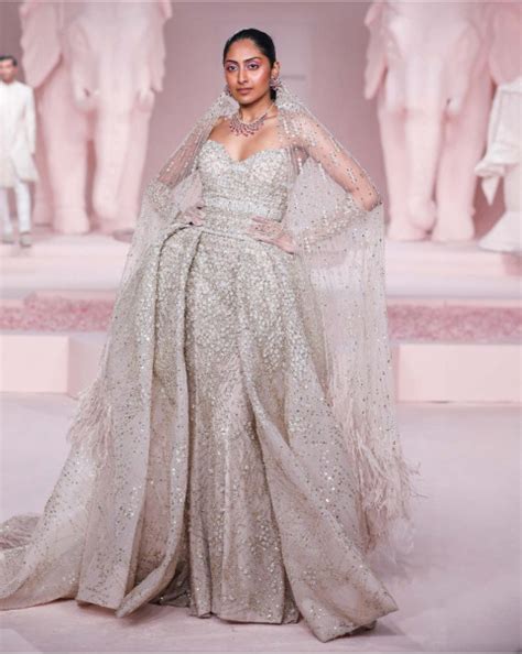 Buy designer evening gowns online at Falguni Shane Peacock