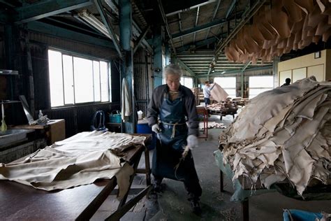 大型工业吊扇皮革制品厂通风除味环保 - 行业资讯 - 安伯玛环境科技