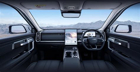 JAECOO - The J7 is now at Arnold Clark, ready to test-drive