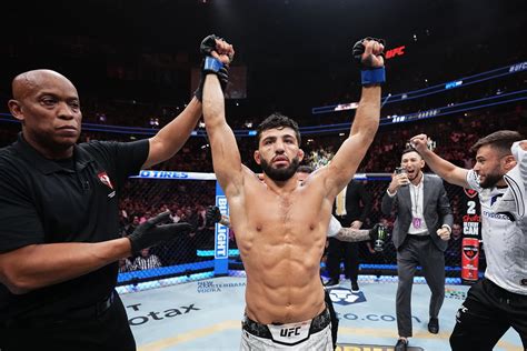 7 Fights We Need to See After UFC 300