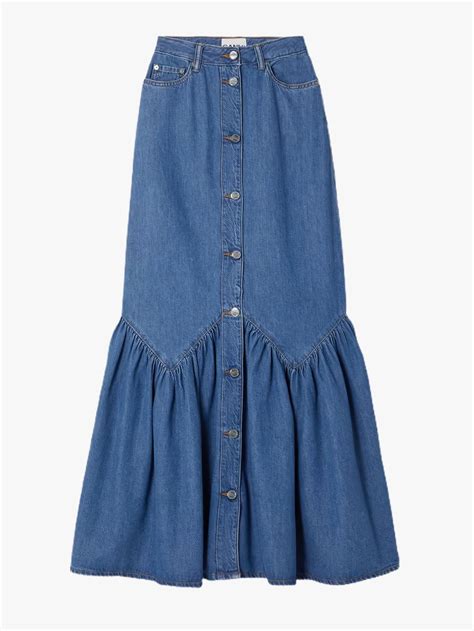 Gigi Hadid delivers an unexpected take on the denim maxi skirt | Vogue ...