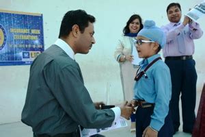 Cecilians felicitated with LIC student of the year 2015 award.