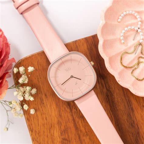 Buy Online Fastrack Vyb Successor Quartz Analog Pink Dial Leather Strap ...