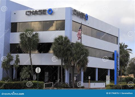 Chase Bank Signs on Office Building Editorial Photo - Image of words ...