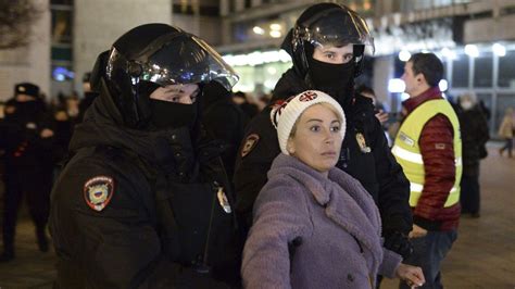 俄罗斯多地爆发反战抗议