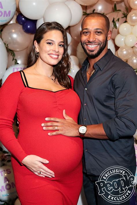 Ashley graham is pregnant – Artofit