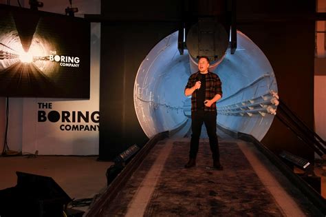 马斯克旗下Boring首条地下隧道开通：颠颠簸簸_凤凰网
