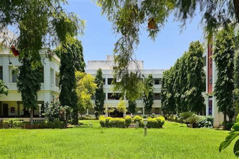 Global Institute of Engineering and Technology Moinabad B.Tech Review ...