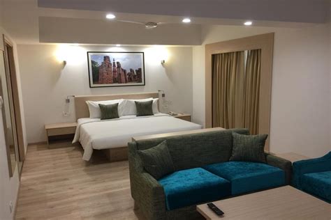 Book Hourly Rooms at Red Fox Hotel, Sector 60, Gurugram | Mistay