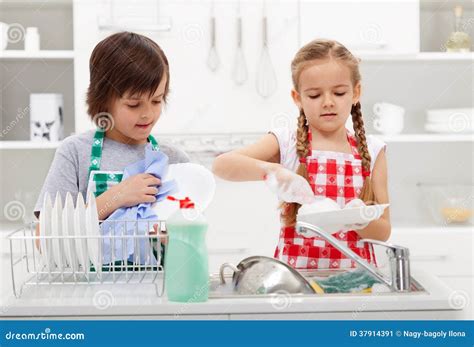 Help Out 的图像结果