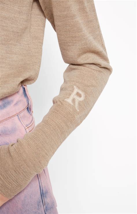 GLOSS Ribbed Beige Sweater – Designer Ready-to-Wear | Roseanna – ROSEANNA