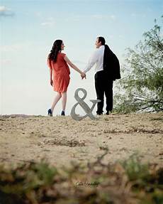 Pre Wedding Props Ideas by 22 Easy Props For Your Prewedding Photoshoot Frugal2fab Pre Wedding Props Ideas