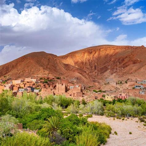 https://cdn.getyourguide.com/image/format%3Dauto%2Cfit%3Dcrop%2Cgravity%3Dauto%2Cquality%3D60%2Cwidth%3D450%2Cheight%3D450%2Cdpr%3D2/tour_img/6de375477b33778a34001c155cfbeefd4d0d7fbfcd63594dde058e5d1d2b7905.jpg