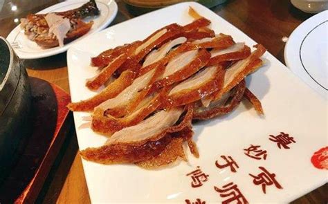 北京烤鸭的代表，在这品读中华饮食文化，全聚德把烤鸭演绎成艺术_牡丹