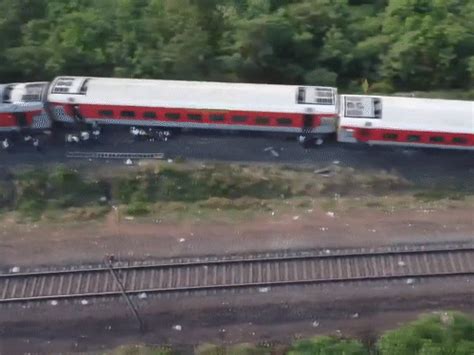 Kamakhya Express derails in Odisha’s Cuttack | 11 AC coaches derail ...