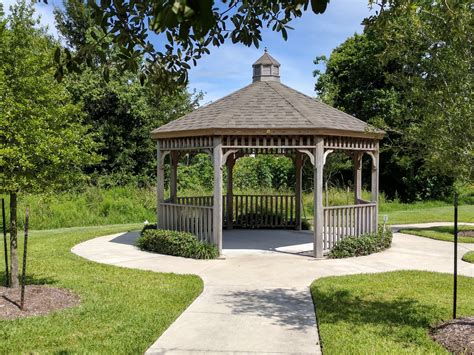 Services | Courtyards at Pasadena