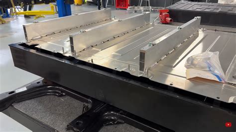 Ford F-150 Lightning Battery Pack Structure Analysis: Video